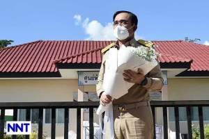 Statsminister Prayuth Chan-ocha har deltatt i sørgingen i Nong Bua Lamphu. Nå setter han i gang tiltak.