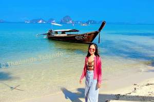 Krabi er en favoritt blant nordmenn n&aring;. Fra Tubkaek Beach med popul&aelig;re Hong Island i bakgrunnen.